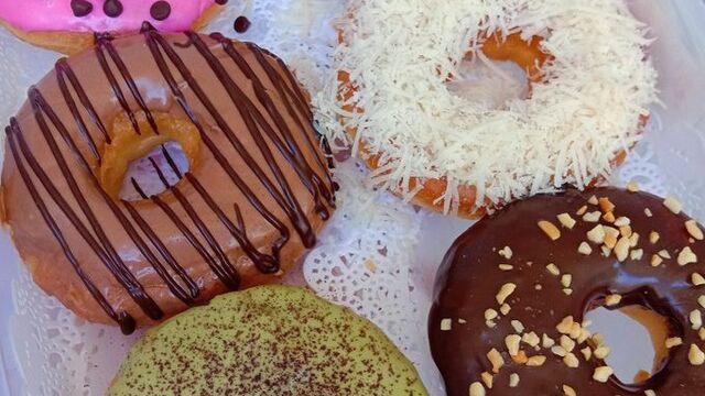 Cara Membuat Donat Empuk dan Mengembang Sempurna